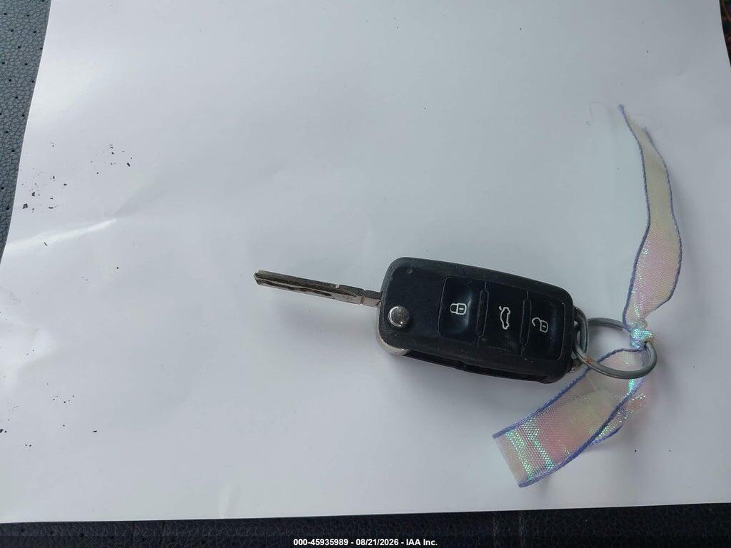 1VWBP7A35CC098142 2012 VOLKSWAGEN PASSAT photo no. 11