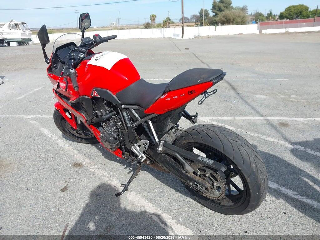 JS1EM13B6T7100932 2026 SUZUKI GSX800 photo no. 3