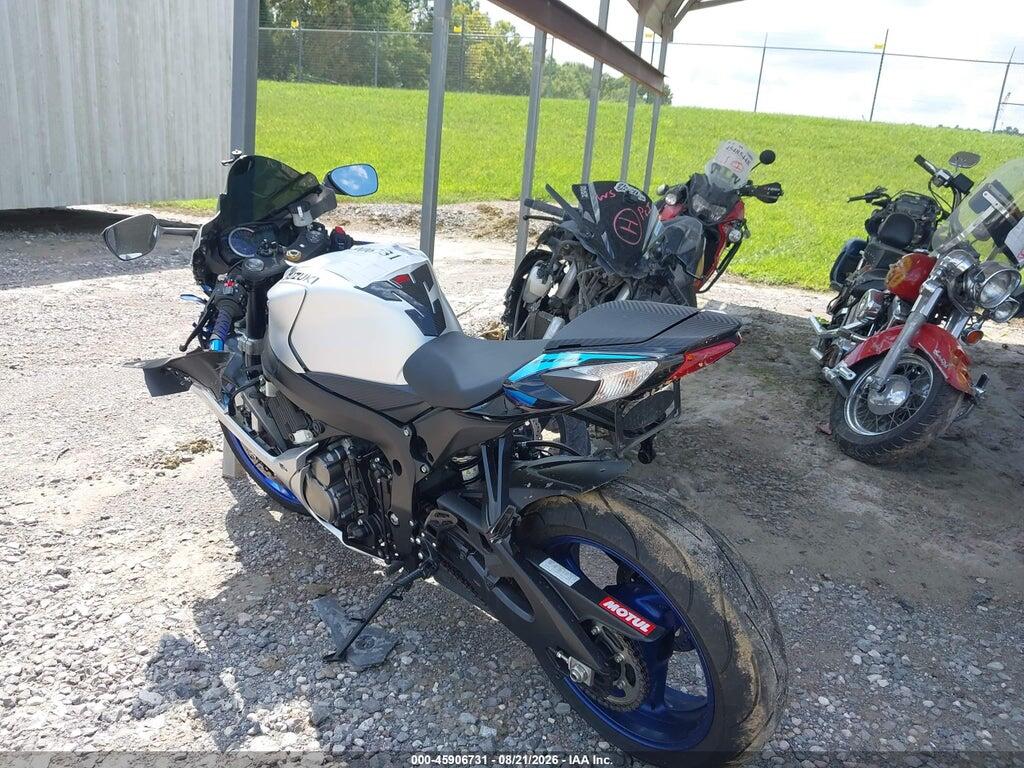 JS1GN7FA7T7100613 2026 SUZUKI GSX-R600 photo no. 3