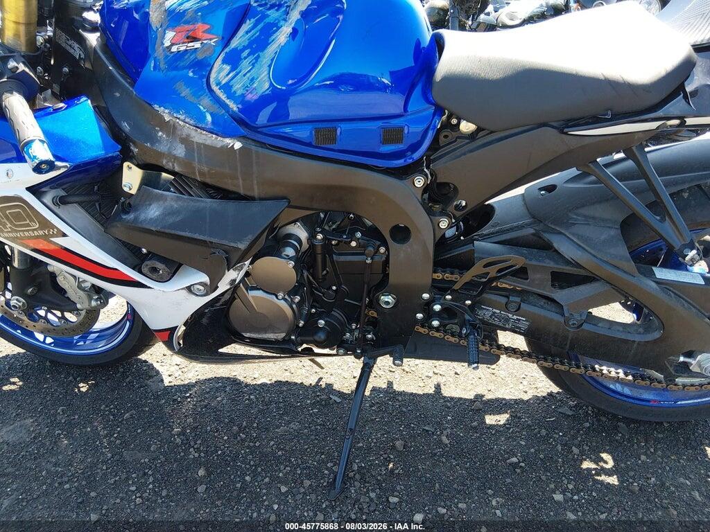 JS1GR7MA0T7101769 2026 SUZUKI GSX-R750 photo no. 9