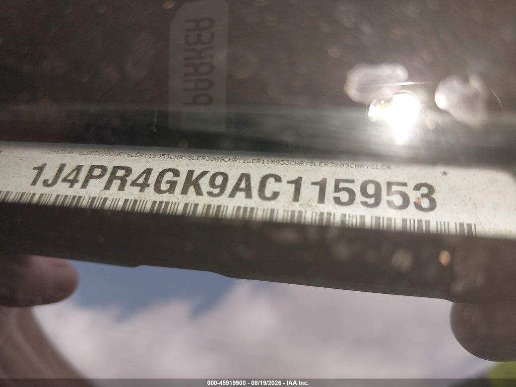 1J4PR4GK9AC115953 2010 JEEP GRAND CHEROKEE photo no. 9