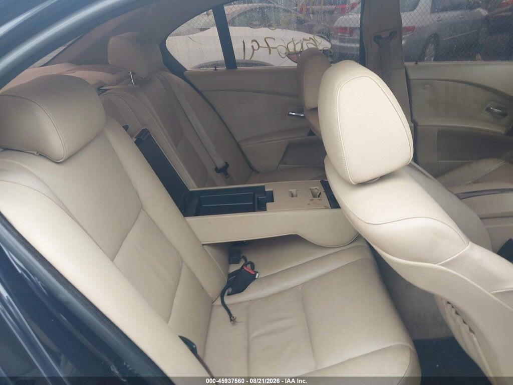 WBANF33547CS39490 2007 BMW 525XI photo no. 8