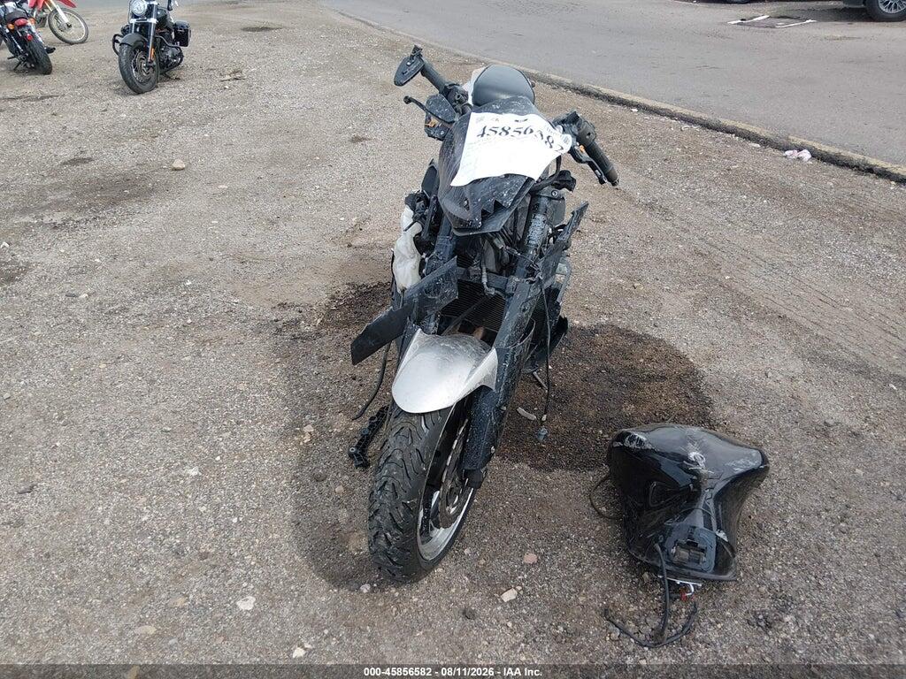 JKAZRCD12AA000248 2010 KAWASAKI ZR1000 photo no. 5