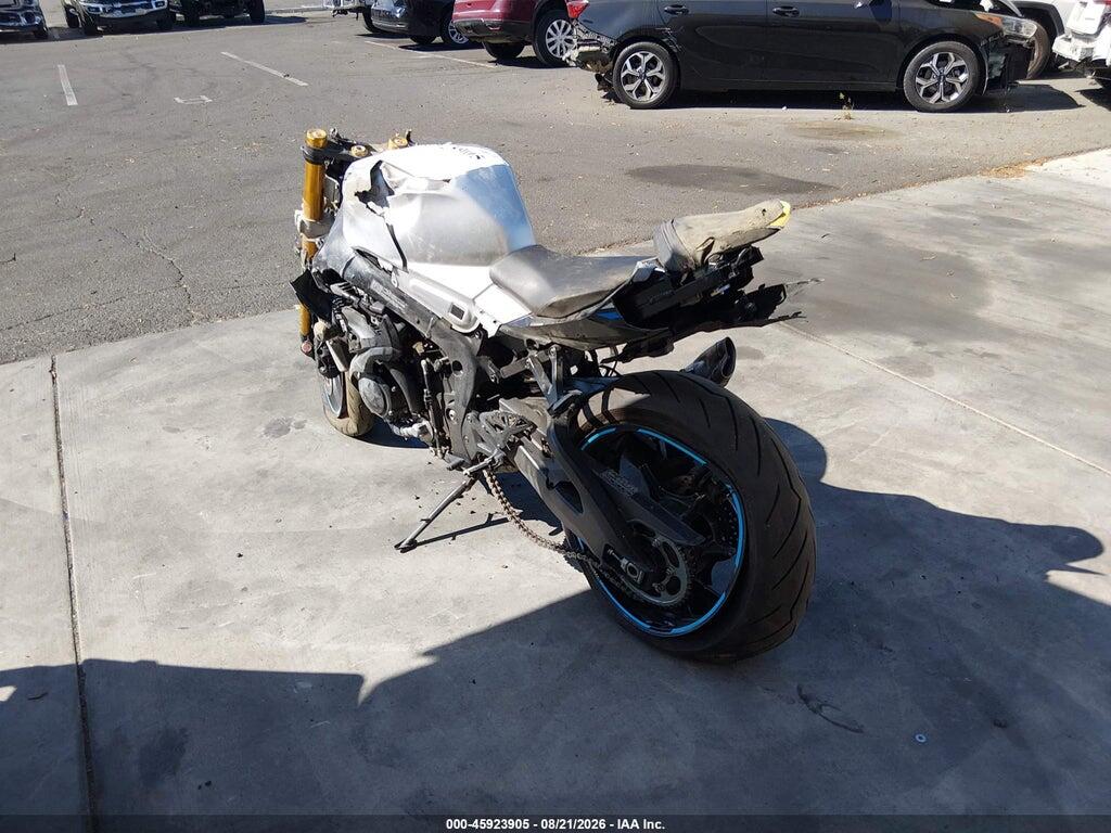 JS1DM11F0S7100084 2025 SUZUKI GSX-R1000 photo no. 3