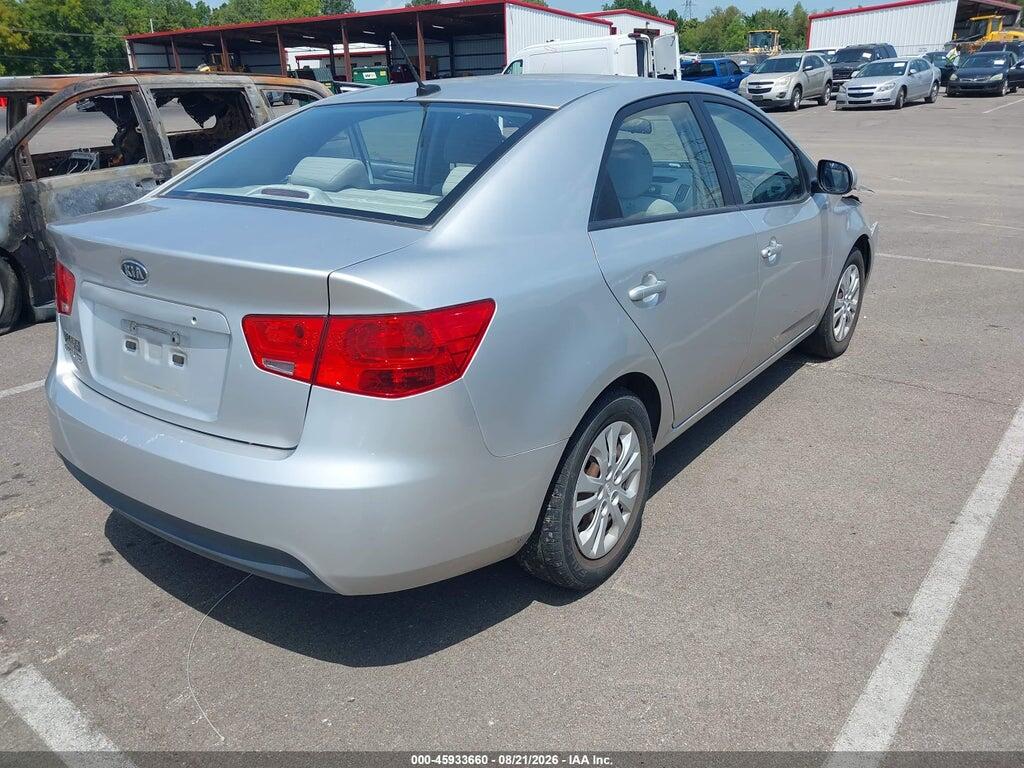 KNAFT4A24A5107532 2010 KIA FORTE photo no. 4