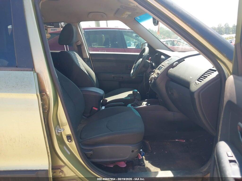 KNDJT2A26A7087693 2010 KIA SOUL photo no. 2