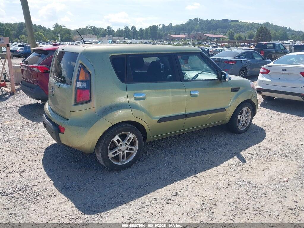 KNDJT2A26A7087693 2010 KIA SOUL photo no. 4