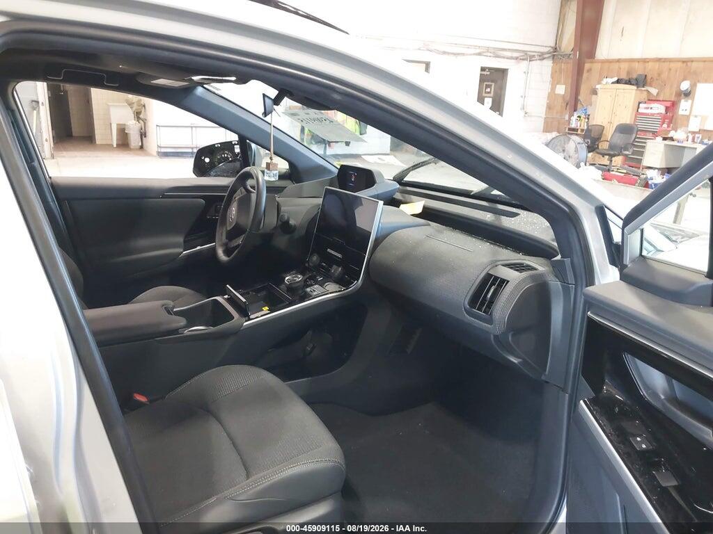 JTMABACA3SA104584 2025 TOYOTA BZ4X photo no. 5