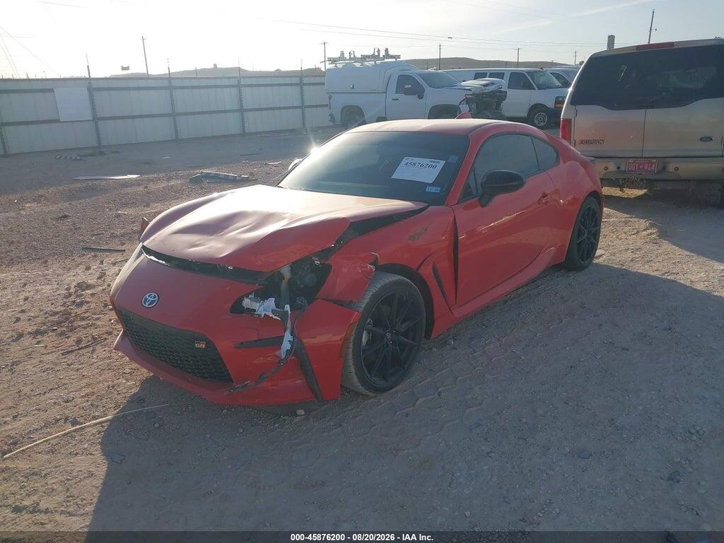 JF1ZNBE16S8760689 2025 TOYOTA GR86 photo no. 2
