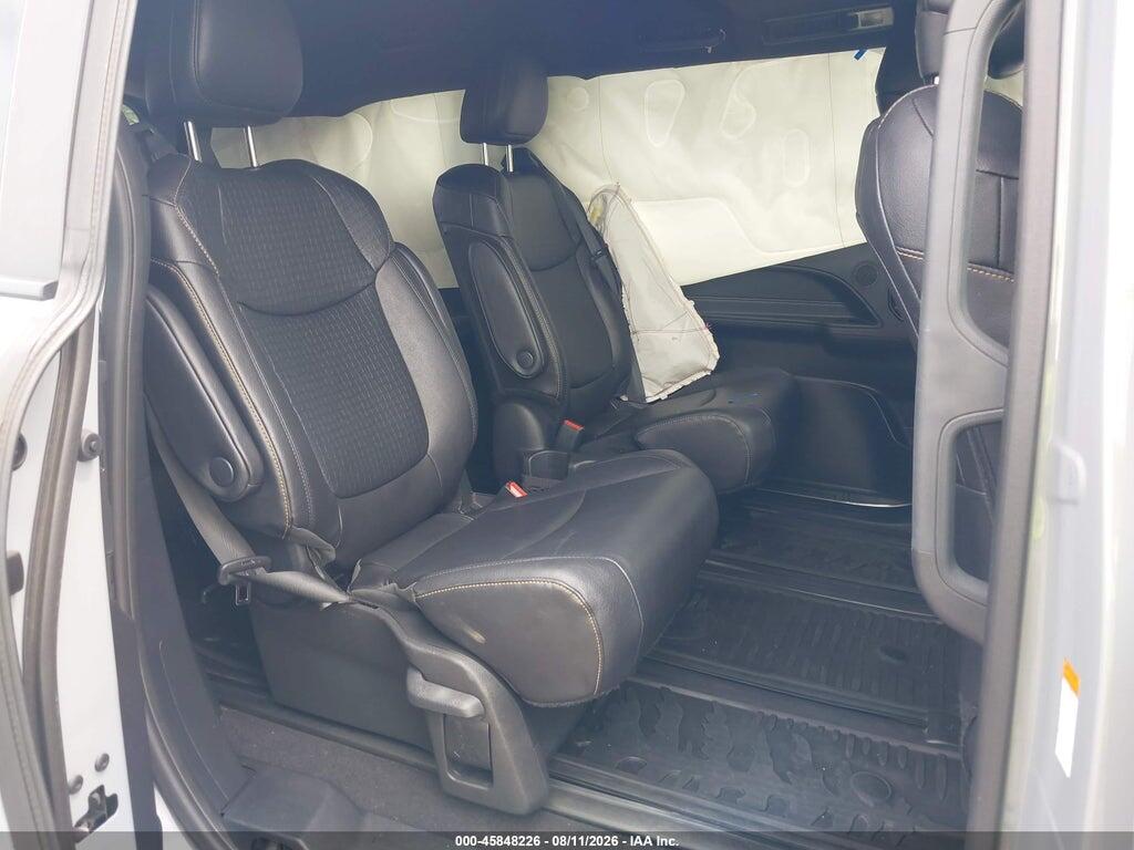 5TDCSKFC2SS173152 2025 TOYOTA SIENNA photo no. 8
