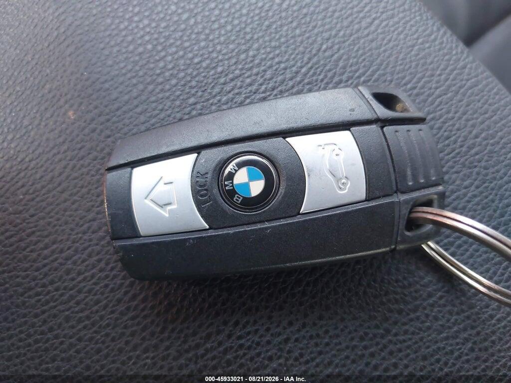 WBAUP73588VF08258 2008 BMW 128I photo no. 11