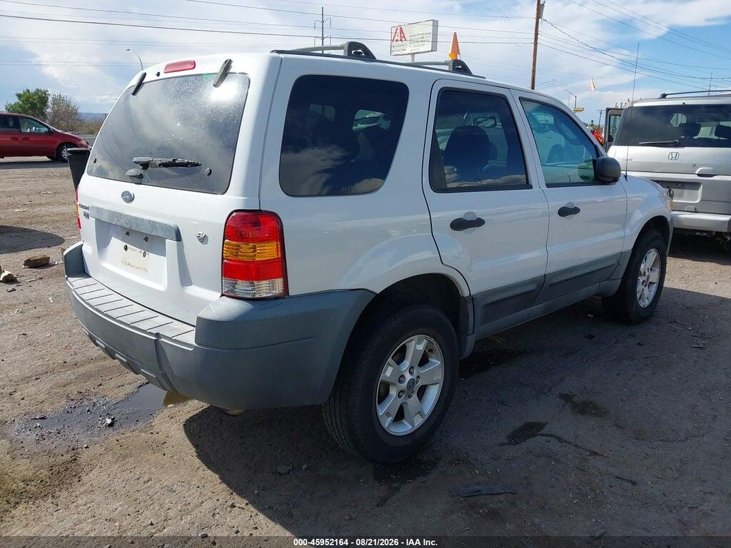 1FMCU03147KB09173 2007 FORD ESCAPE photo no. 4
