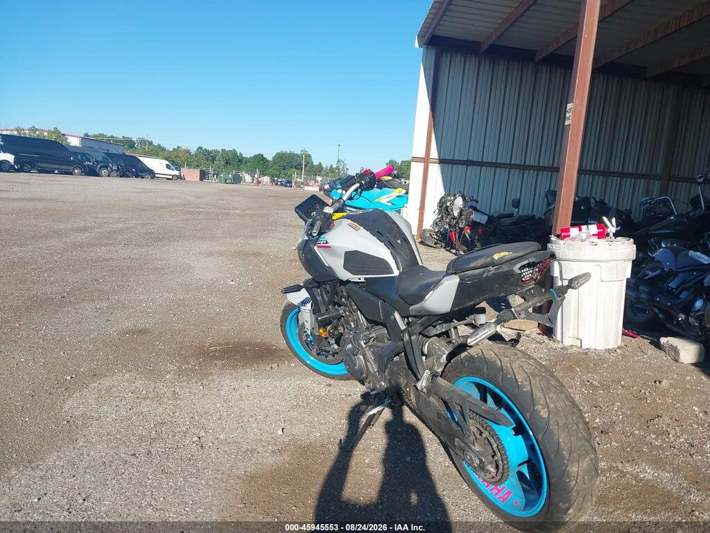 JYARM48E4SA001924 2025 YAMAHA MTN690 photo no. 3