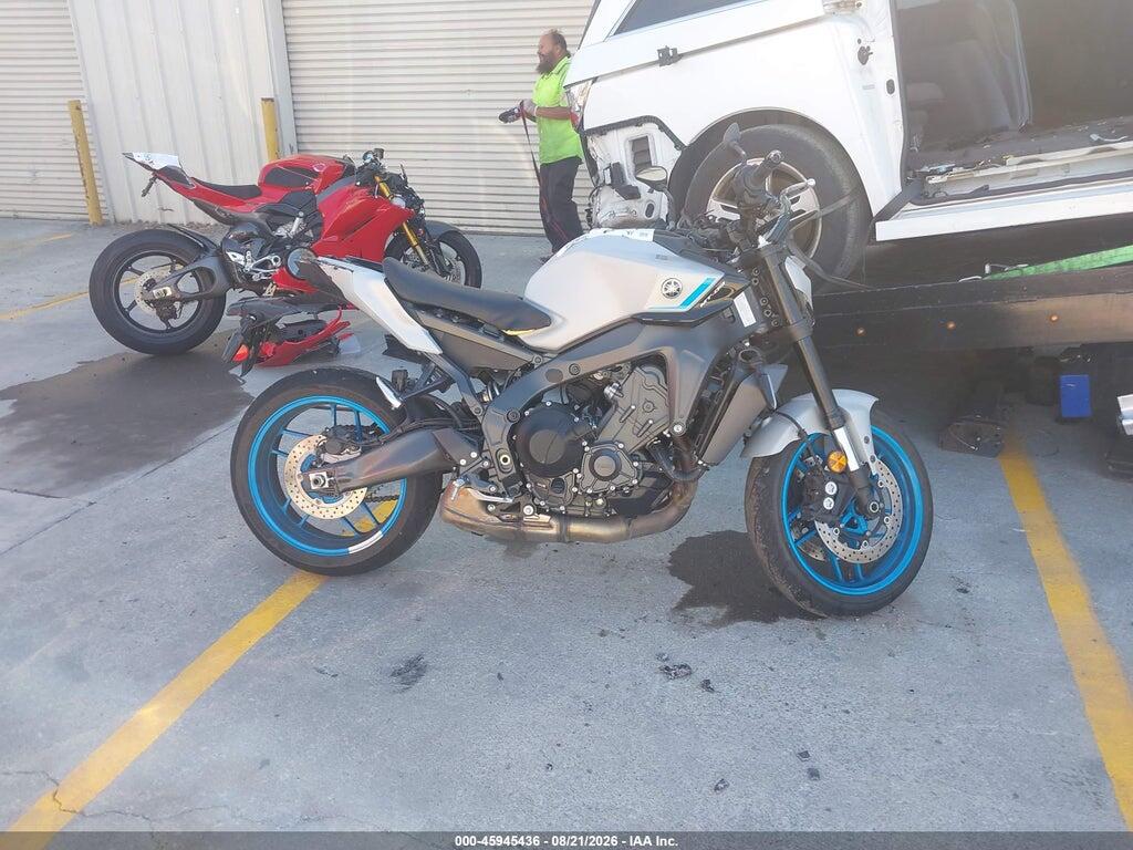 JYARN94Y4SA000752 2025 YAMAHA MT09 photo no. 12