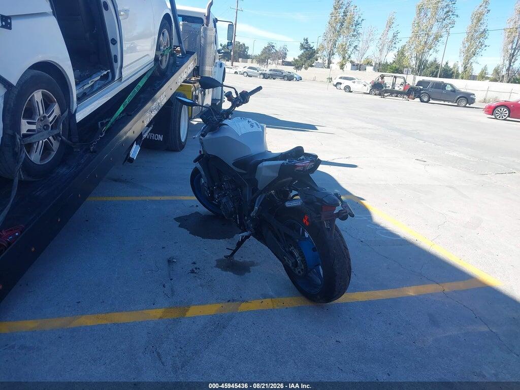 JYARN94Y4SA000752 2025 YAMAHA MT09 photo no. 3