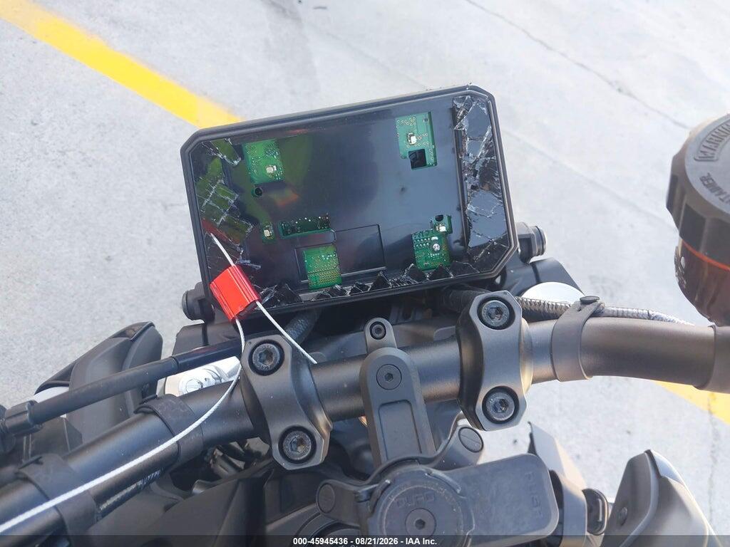 JYARN94Y4SA000752 2025 YAMAHA MT09 photo no. 7