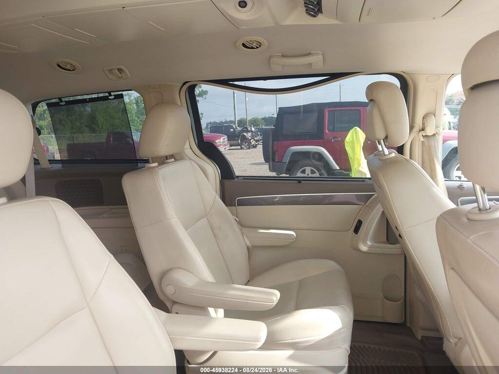 2V4RW3D12AR280267 2010 VOLKSWAGEN ROUTAN photo no. 8