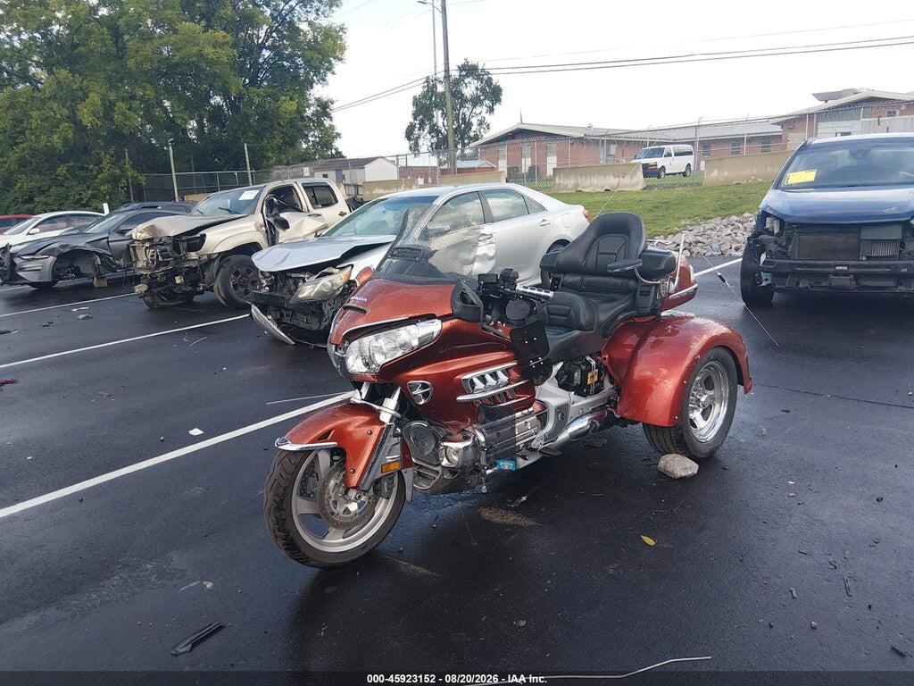 1HFSC47F87A604102 2007 HONDA GL1800 photo no. 2