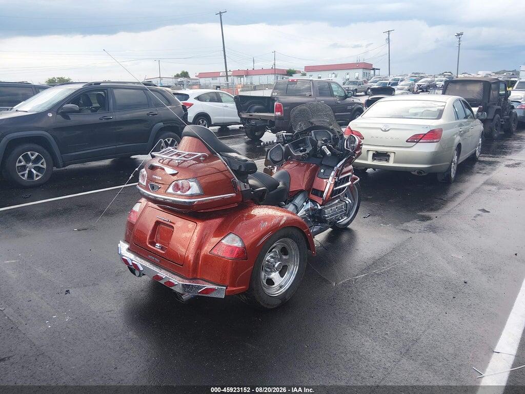 1HFSC47F87A604102 2007 HONDA GL1800 photo no. 4