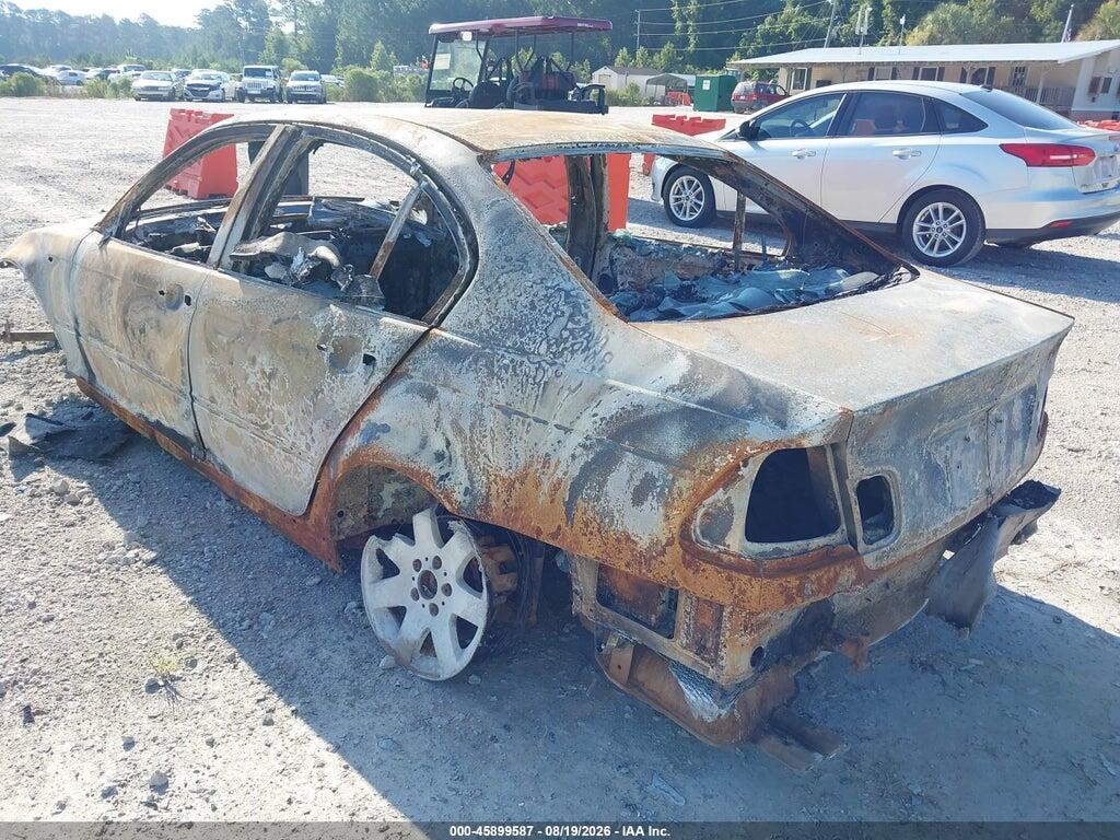 WBAEV33465KX13761 2005 BMW 325I photo no. 3