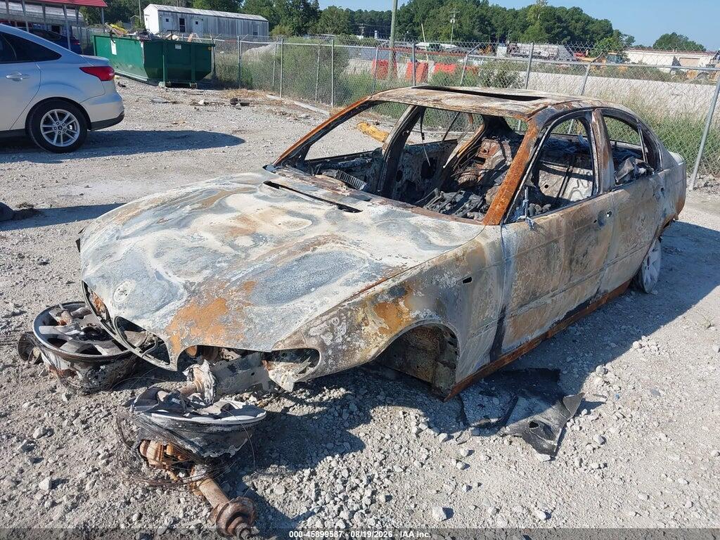 WBAEV33465KX13761 2005 BMW 325I photo no. 6