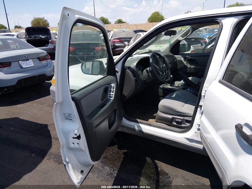 1FMCU96H65KC96510 2005 FORD ESCAPE photo no. 5