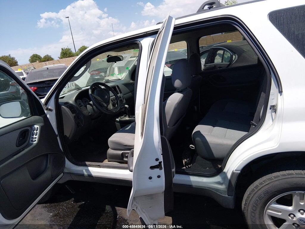1FMCU96H65KC96510 2005 FORD ESCAPE photo no. 8