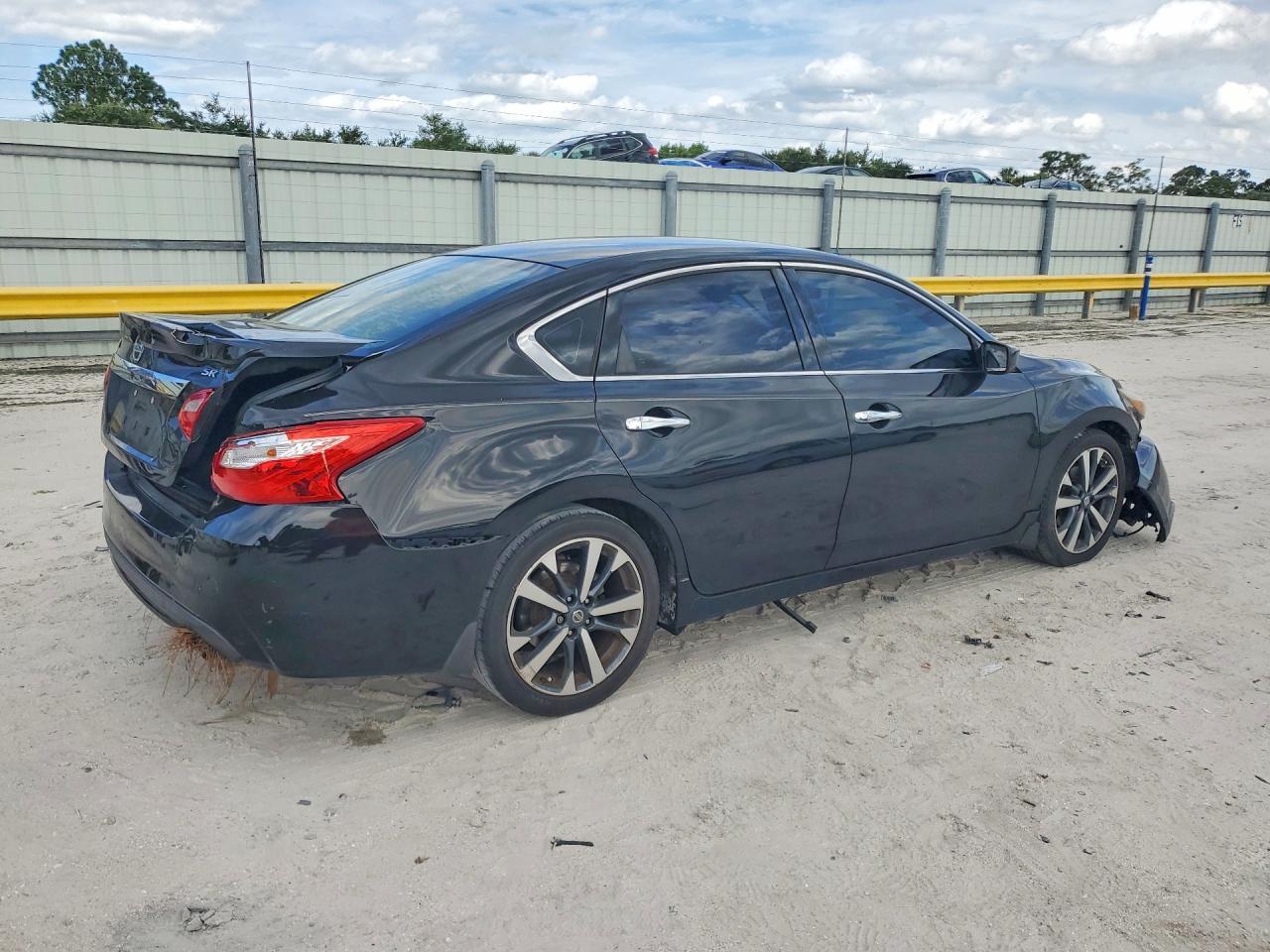 1N4AL3AP7GC274268 2016 NISSAN ALTIMA photo no. 3