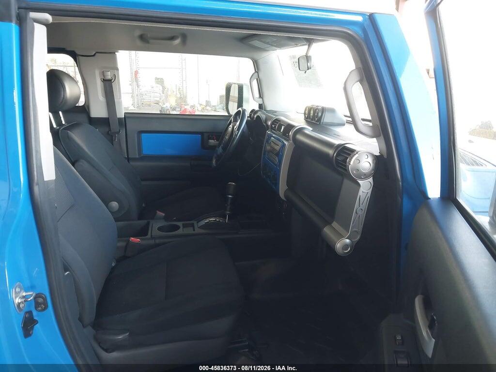JTEZU11F070017617 2007 TOYOTA FJ CRUISER photo no. 5