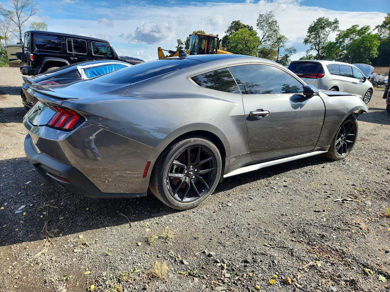 2024 FORD MUSTANG — Фото 3 из 12