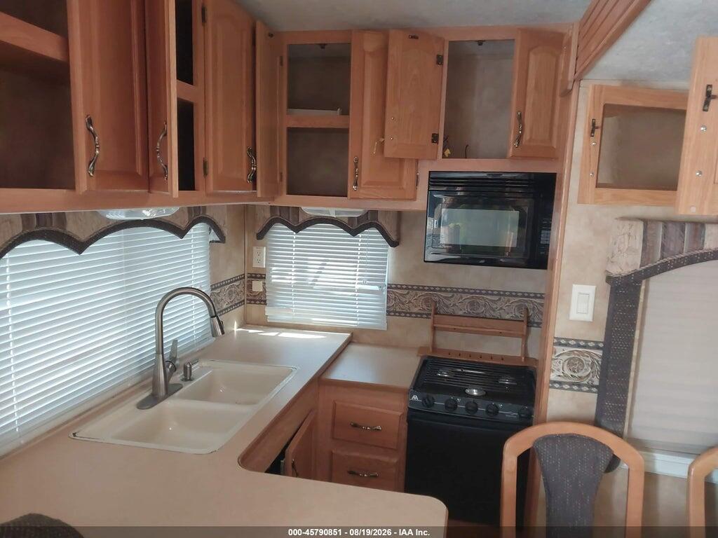 4YDF29R285H405333 2005 KEYSTONE CHALLENGER 29RKP photo no. 7