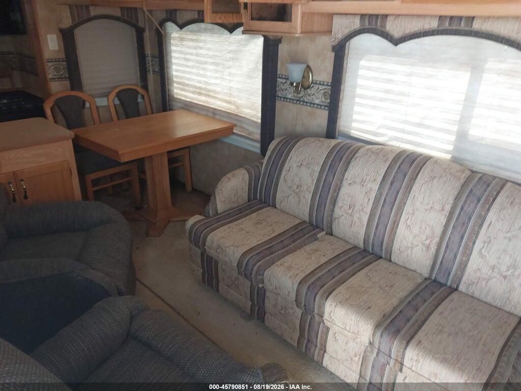 4YDF29R285H405333 2005 KEYSTONE CHALLENGER 29RKP photo no. 8