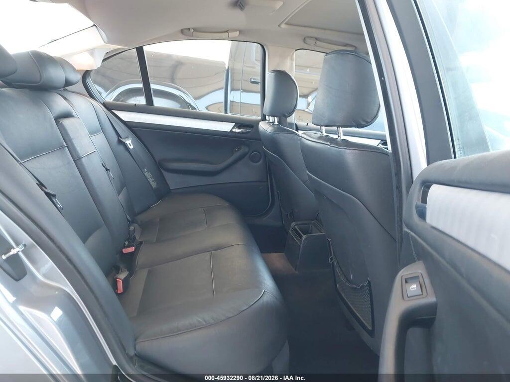 WBAEV53474KM34068 2004 BMW 330I photo no. 8