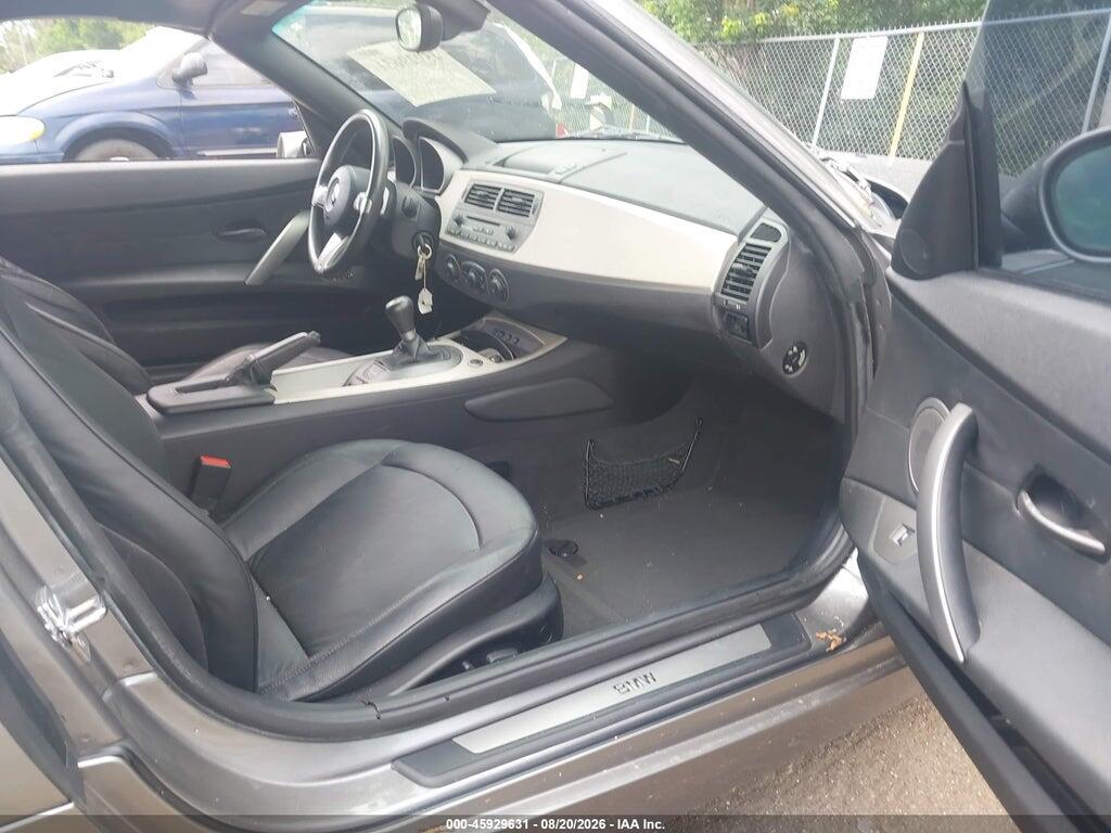 4USBT53594LT25104 2004 BMW Z4 photo no. 5