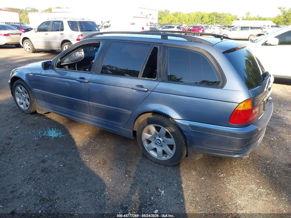 WBAEP33484PF03676 2004 BMW 325XIT photo no. 3