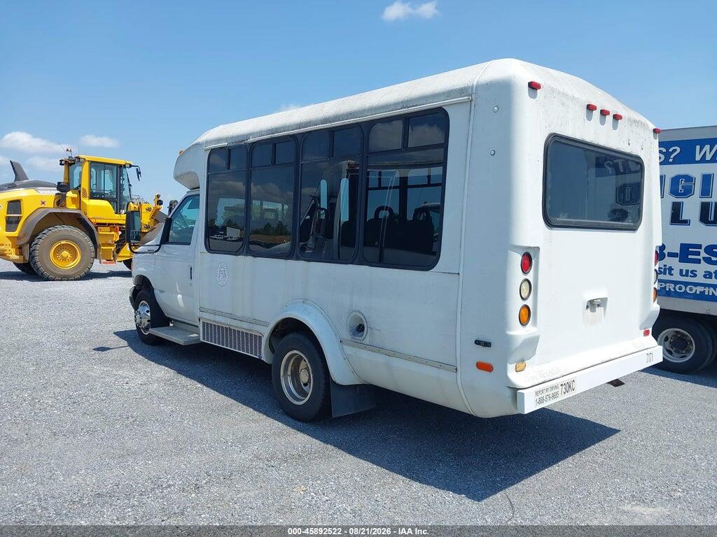 1FDWE35LX4HB18155 2004 FORD E-350 CUTAWAY photo no. 3
