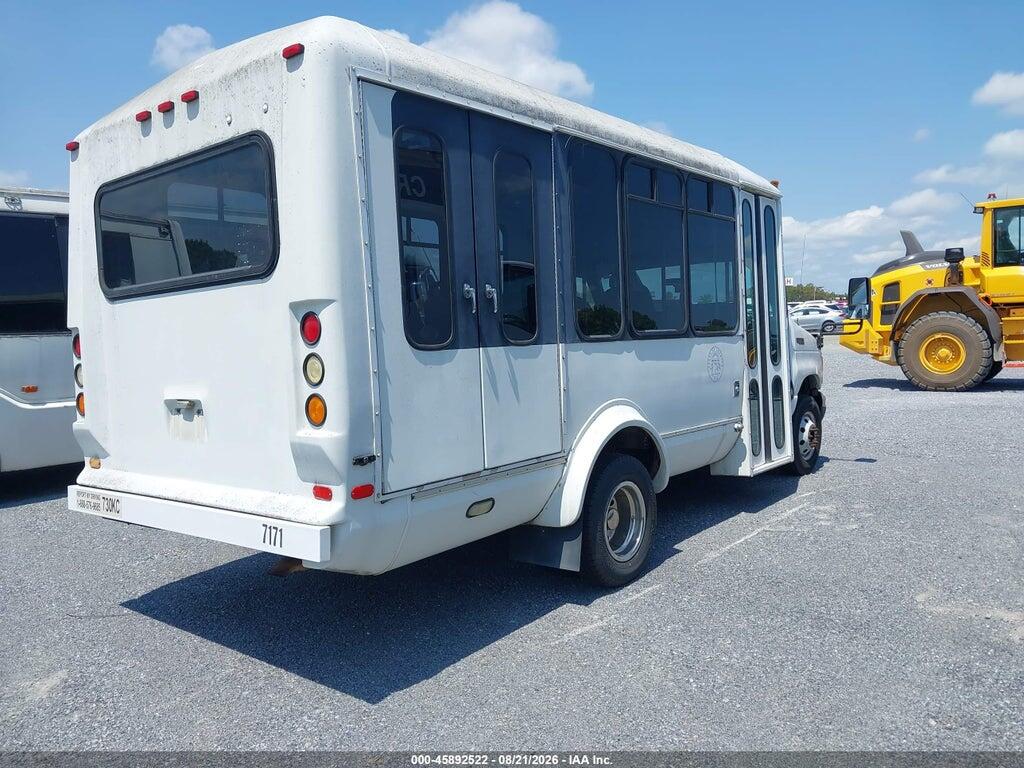 1FDWE35LX4HB18155 2004 FORD E-350 CUTAWAY photo no. 4