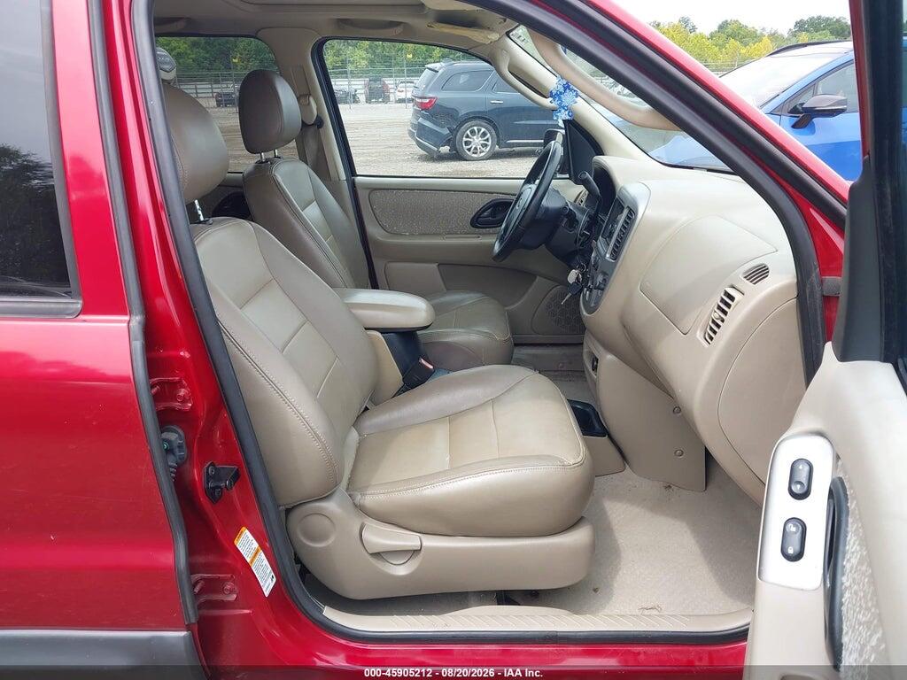 1FMCU03124DA24283 2004 FORD ESCAPE photo no. 5