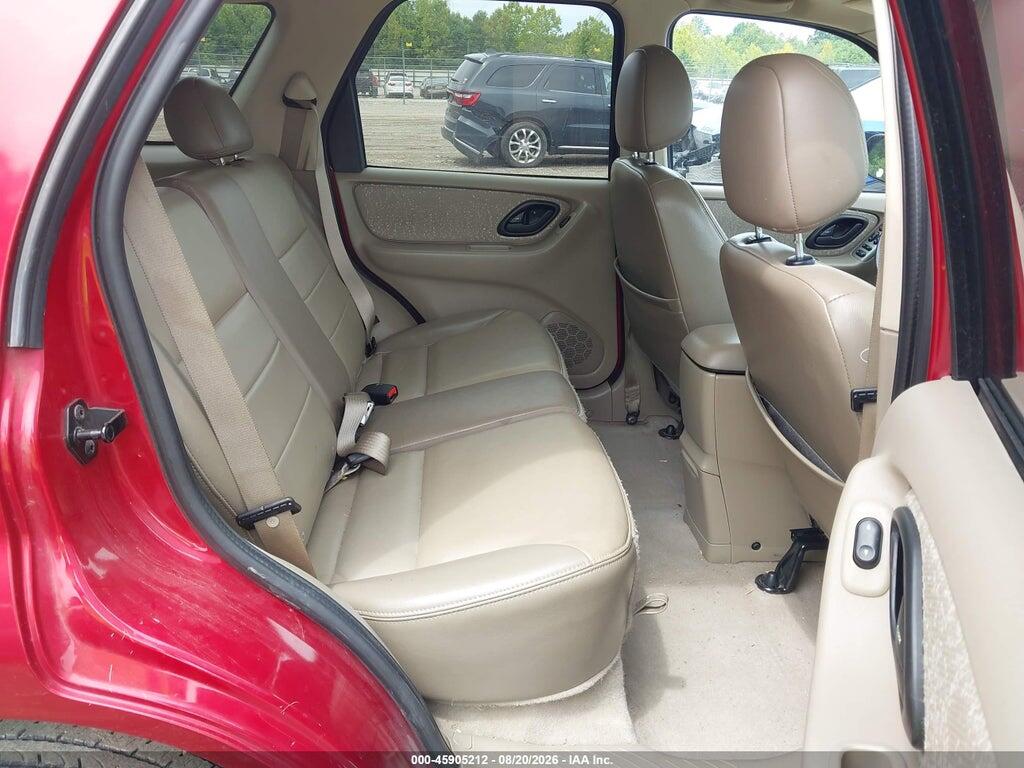 1FMCU03124DA24283 2004 FORD ESCAPE photo no. 8