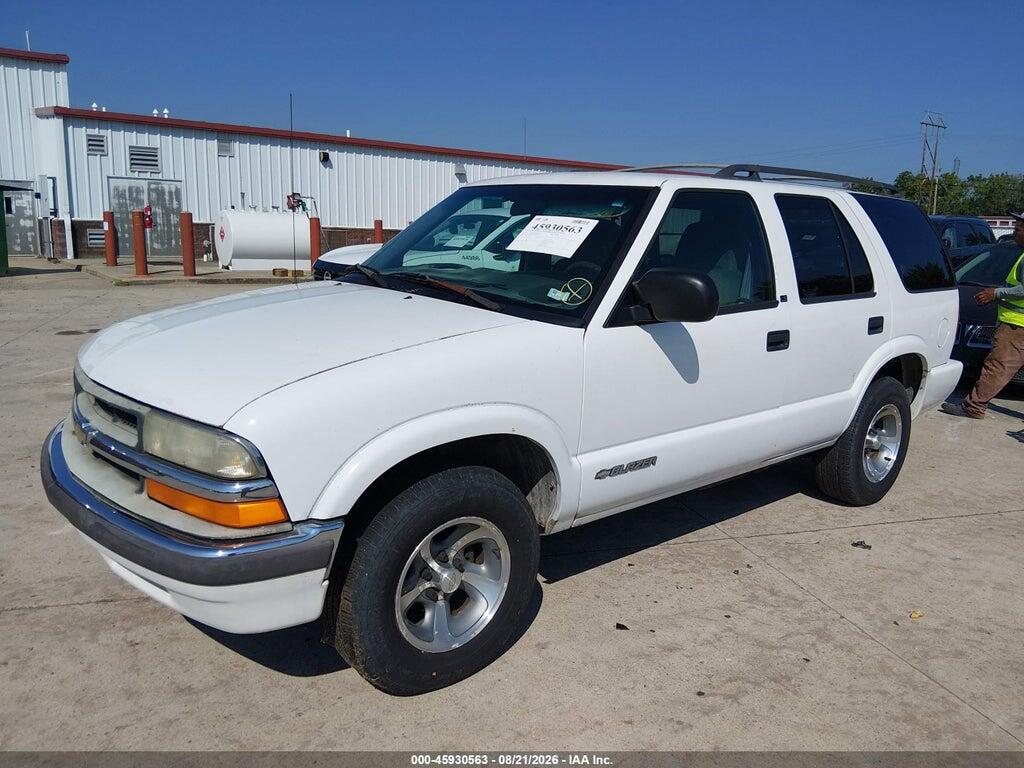 1GNCS13W0Y2379571 2000 CHEVROLET BLAZER photo no. 2