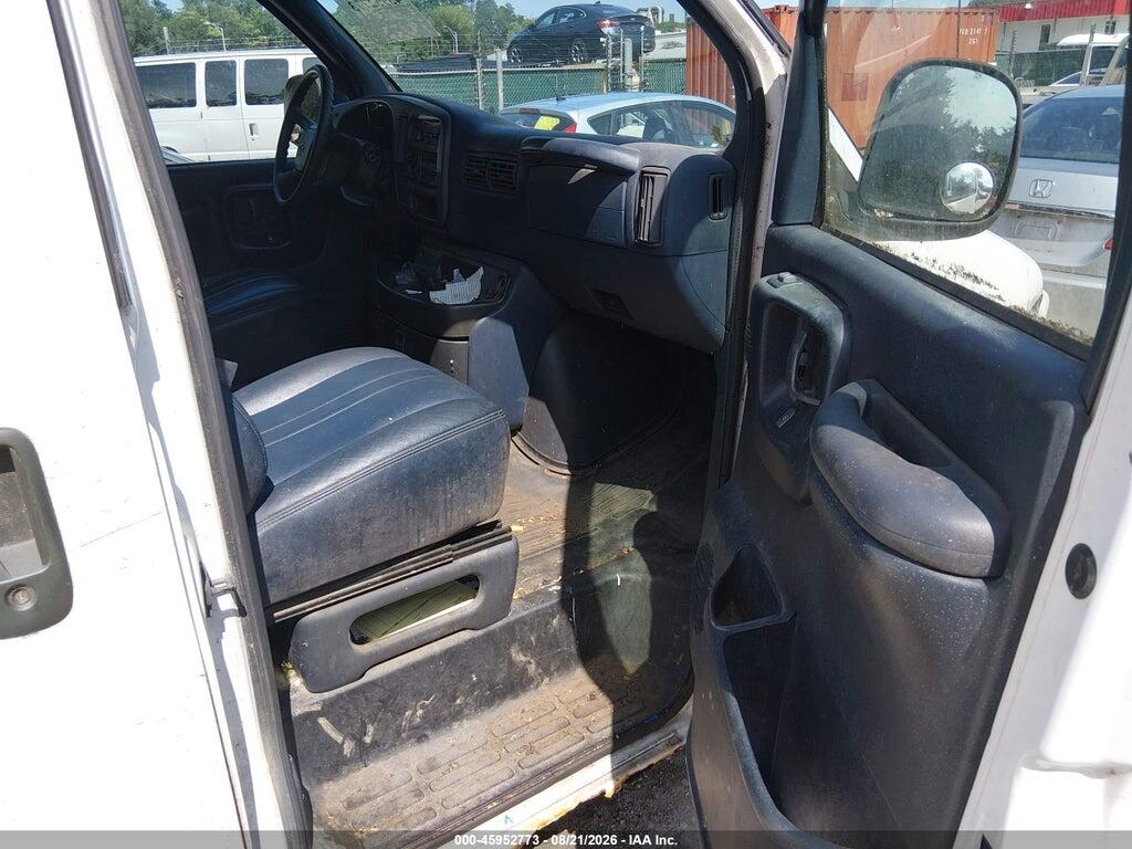 1GCFG25R7Y1212716 2000 CHEVROLET EXPRESS photo no. 5