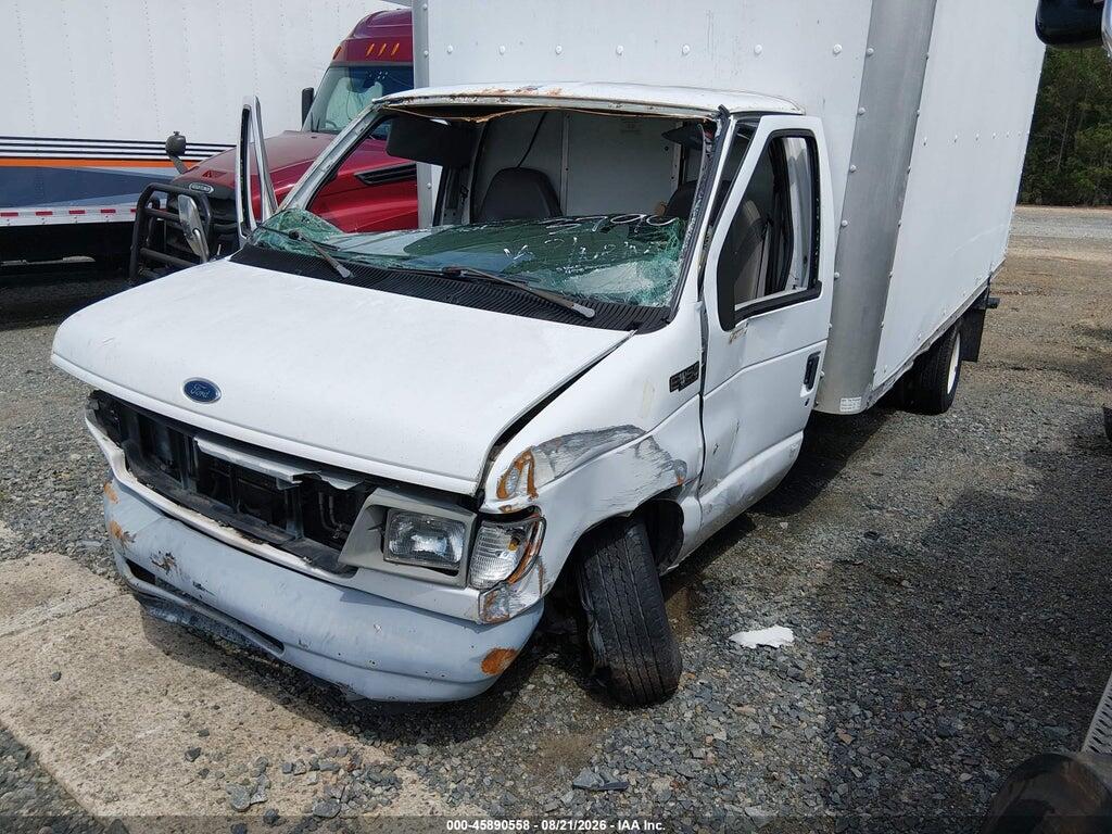 1FDWE35F7YHA73790 2000 FORD E-350 CUTAWAY photo no. 2