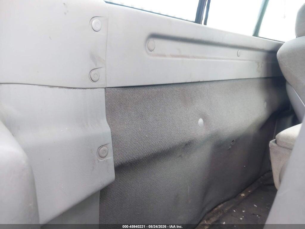1FTRF17W6YNC07755 2000 FORD F-150 photo no. 8