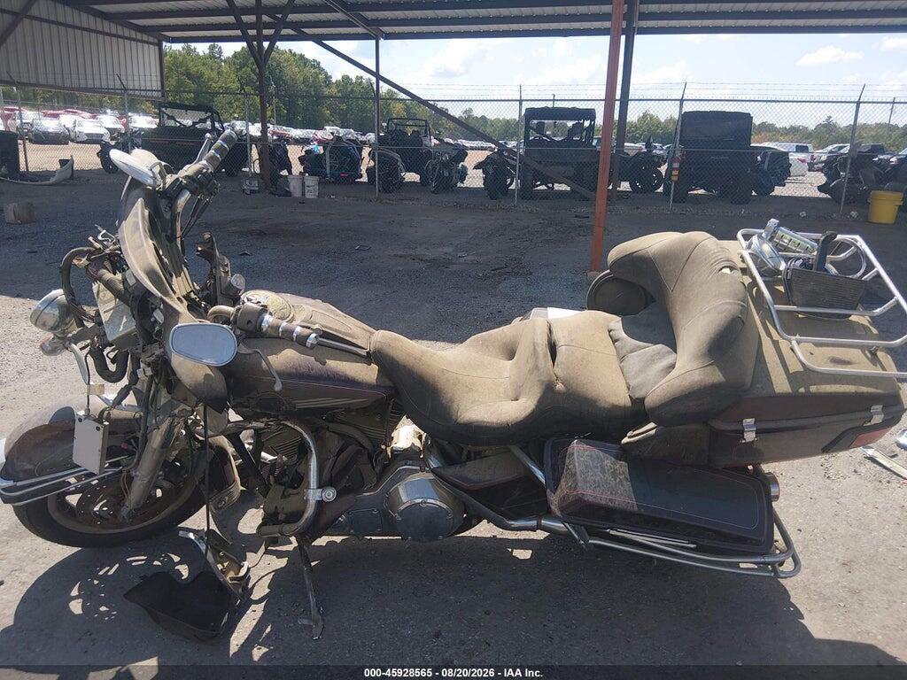 1HD1FCW136Y704352 2006 HARLEY-DAVIDSON FLHTCUI photo no. 12