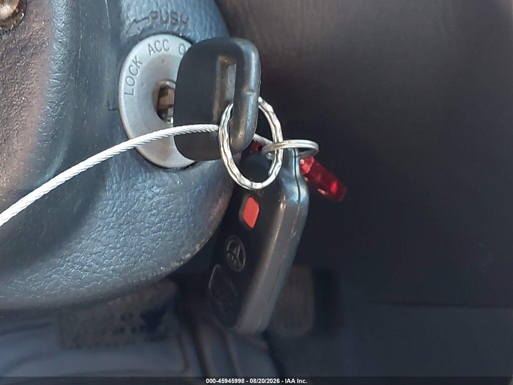 2T1KR32EX3C062217 2003 TOYOTA MATRIX photo no. 11