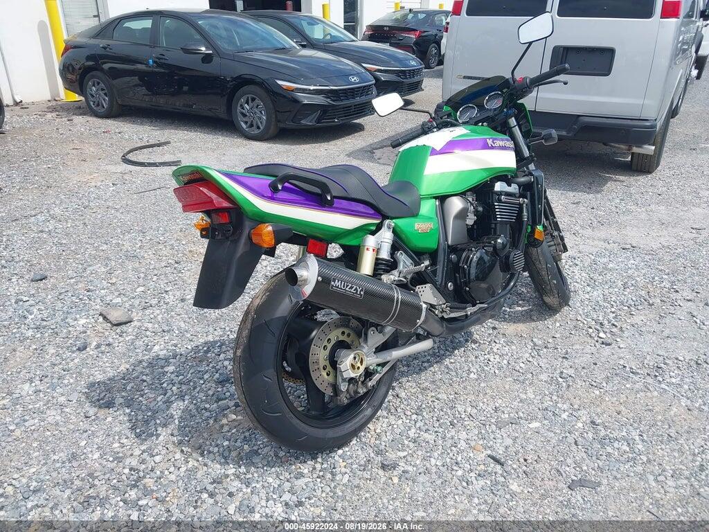 JKAZRBC18YA034071 2000 KAWASAKI ZR1100 photo no. 4