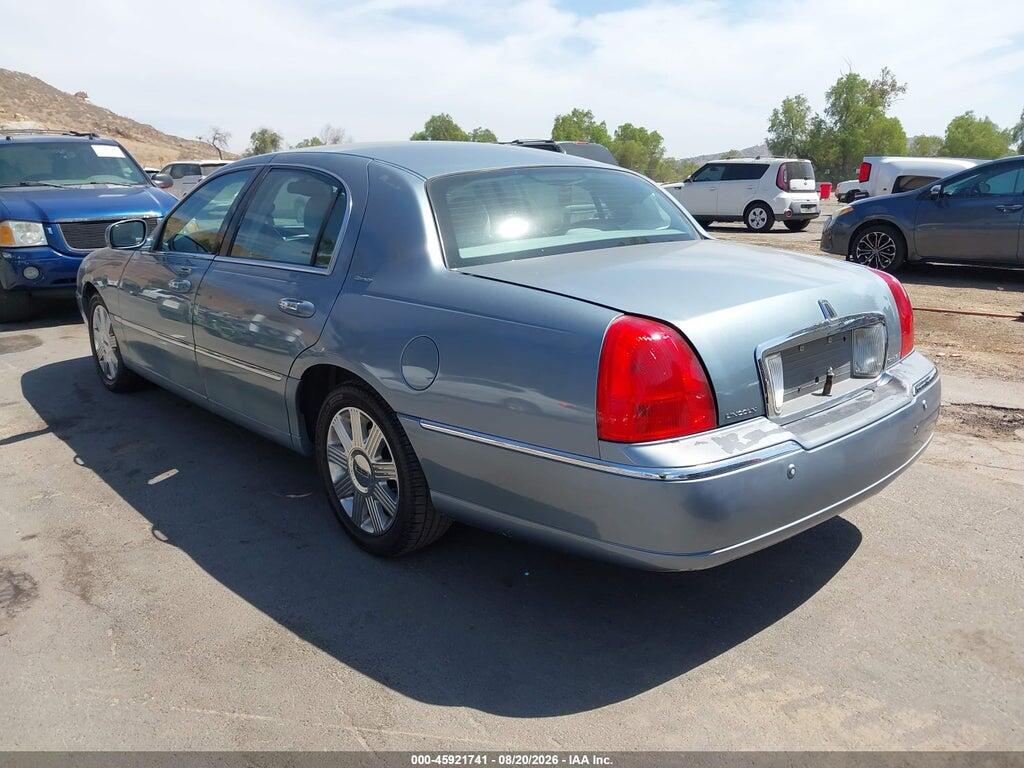 1LNHM83W04Y644946 2004 LINCOLN TOWN CAR photo no. 3