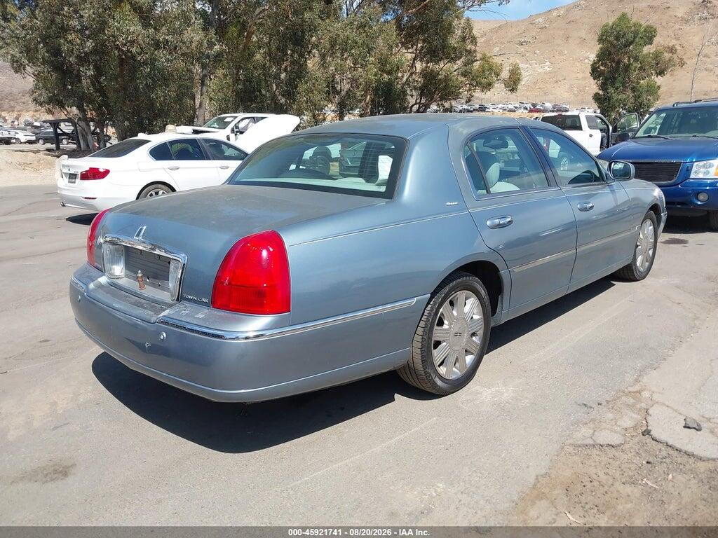 1LNHM83W04Y644946 2004 LINCOLN TOWN CAR photo no. 4