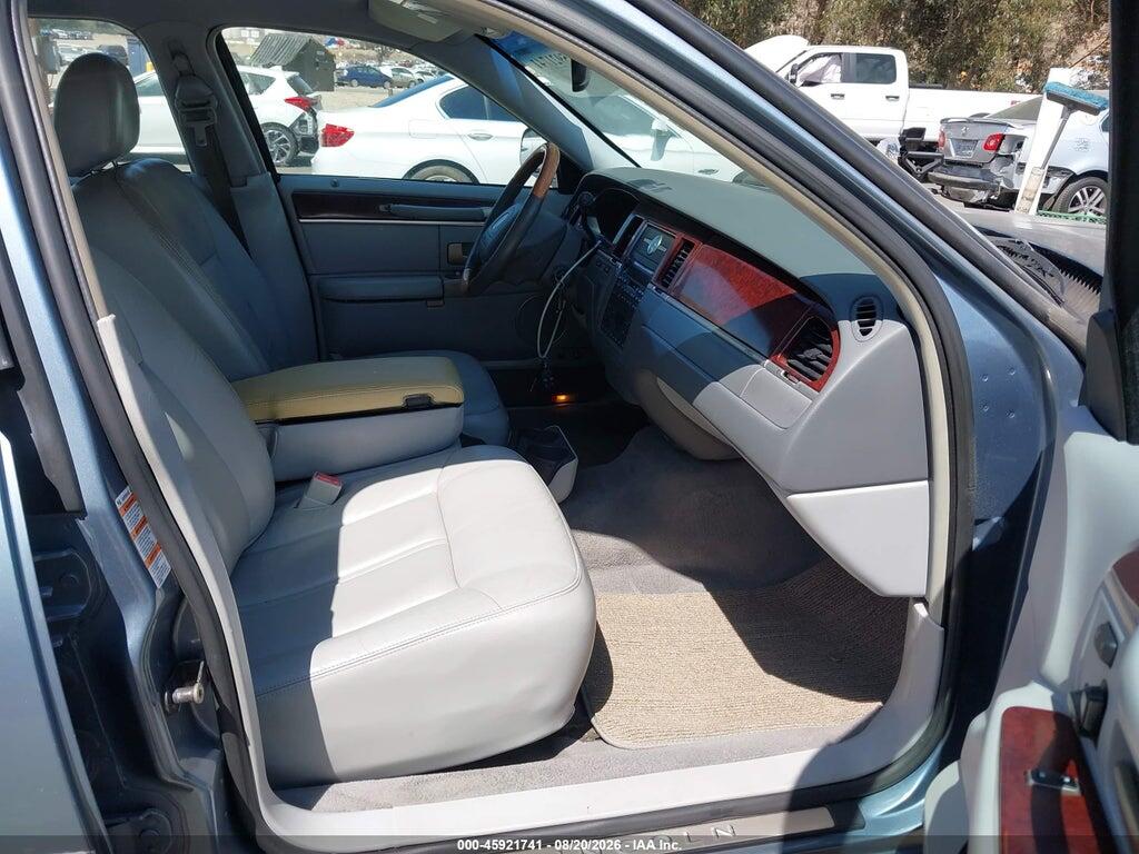 1LNHM83W04Y644946 2004 LINCOLN TOWN CAR photo no. 5