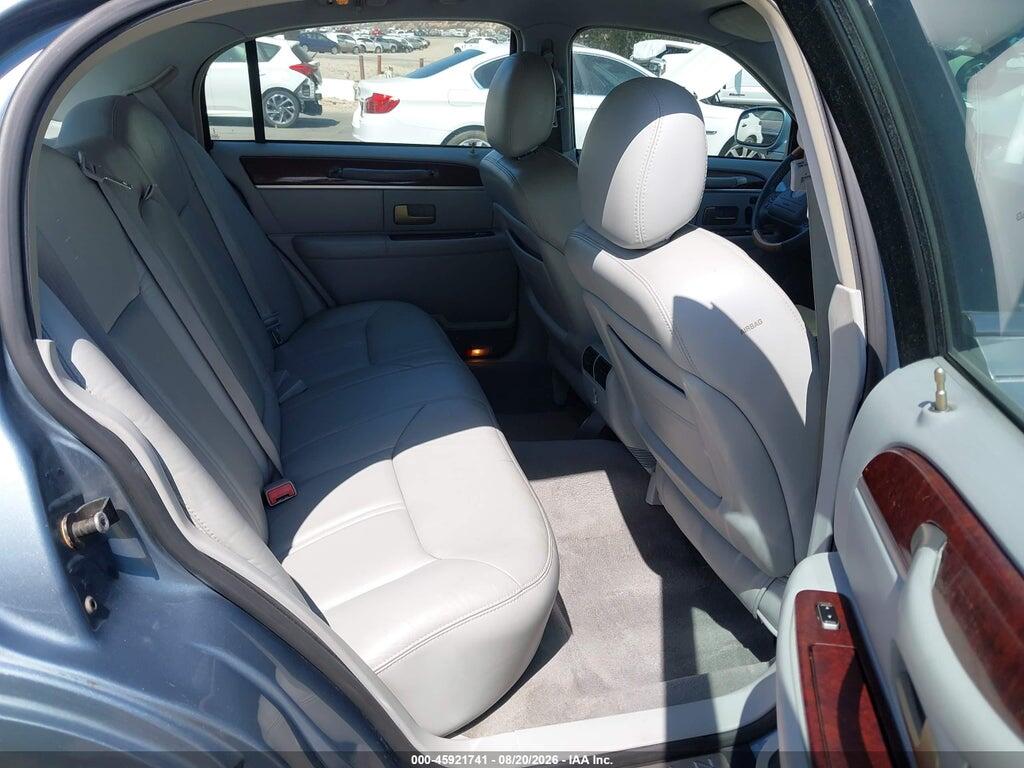 1LNHM83W04Y644946 2004 LINCOLN TOWN CAR photo no. 8